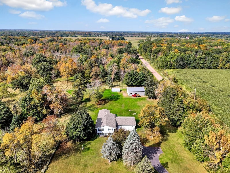 31740 Redwing Ave, Shafer, MN 55074
