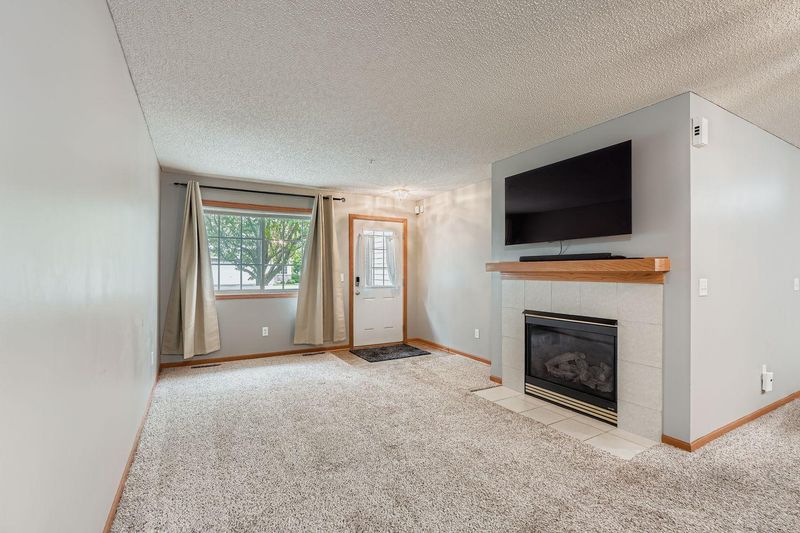 3275 Coleshire Pa #24, Rosemount, MN 55068