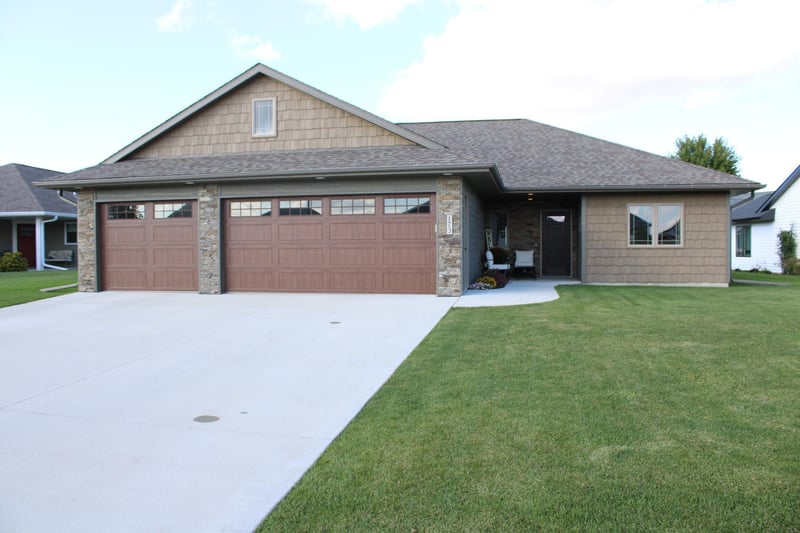 173 Denver Ave SE, Hutchinson, MN 55350