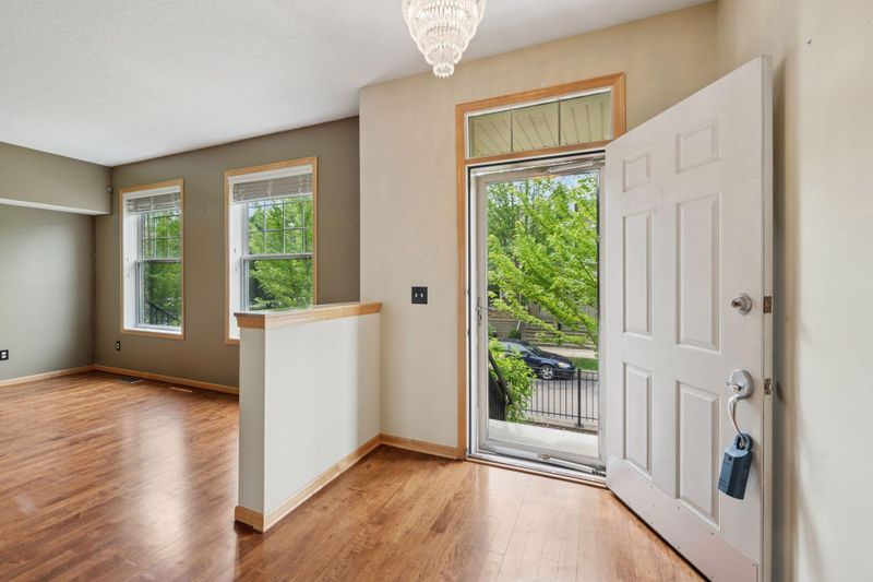 11350 Stratton Ave, Eden Prairie, MN 55344