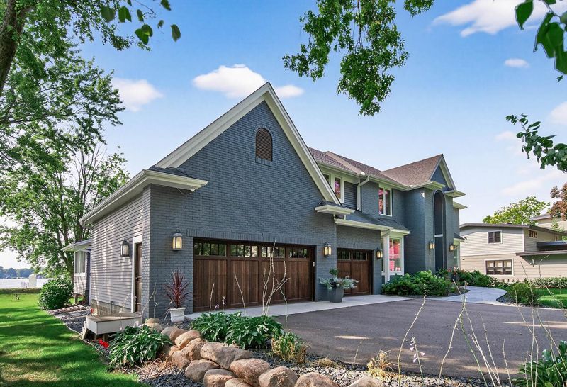 5133 Emerald Dr, Mound, MN 55364