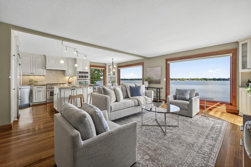 80 Lake Dr E, Annandale, MN 55302