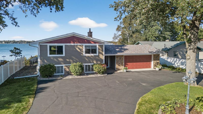 80 Lake Dr E, Annandale, MN 55302