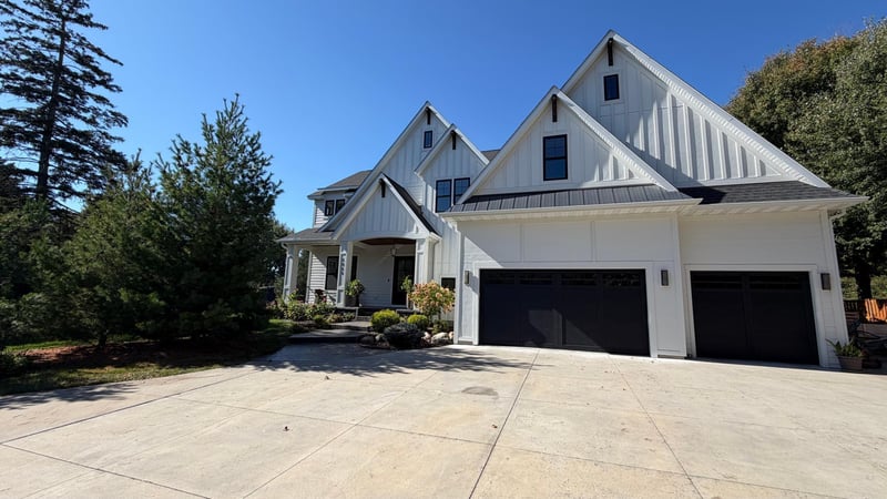 4040 Tonkawood Rd, Minnetonka, MN 55345