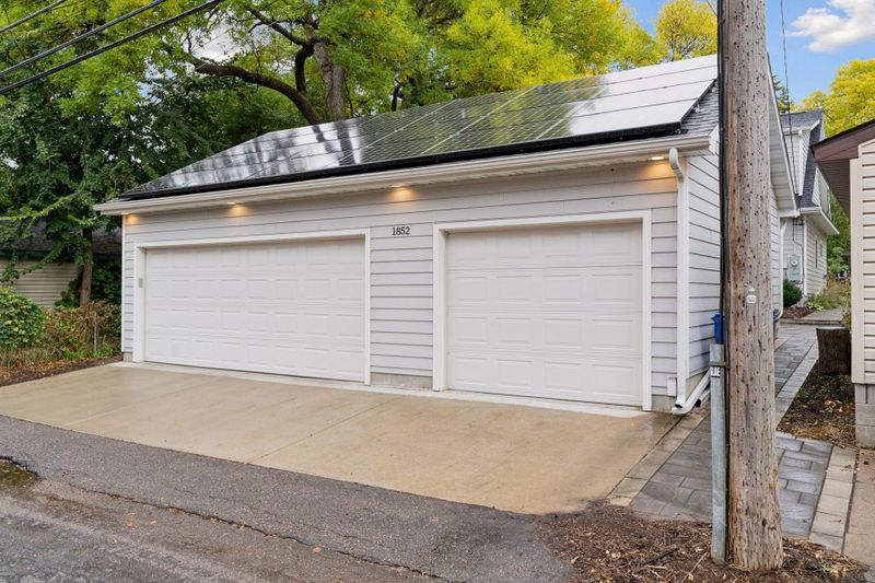 1852 James Ave, Saint Paul, MN 55105
