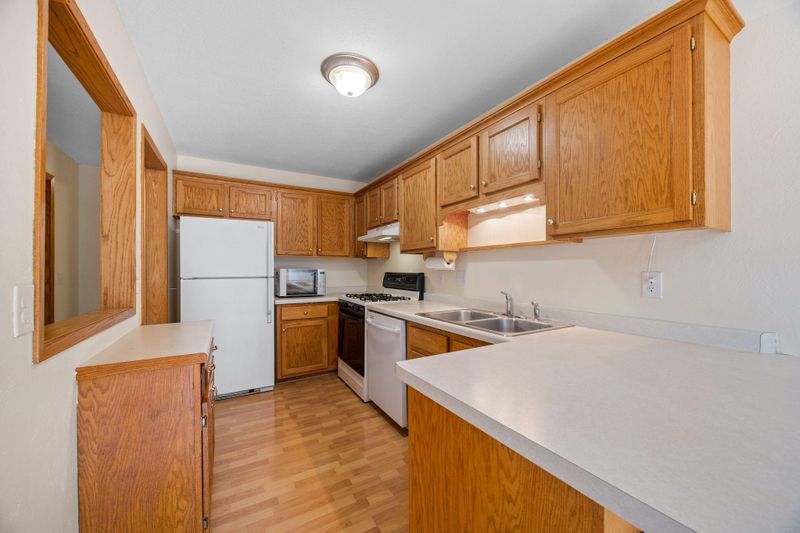 1259 Timbershore Ln, Eagan, MN 55123