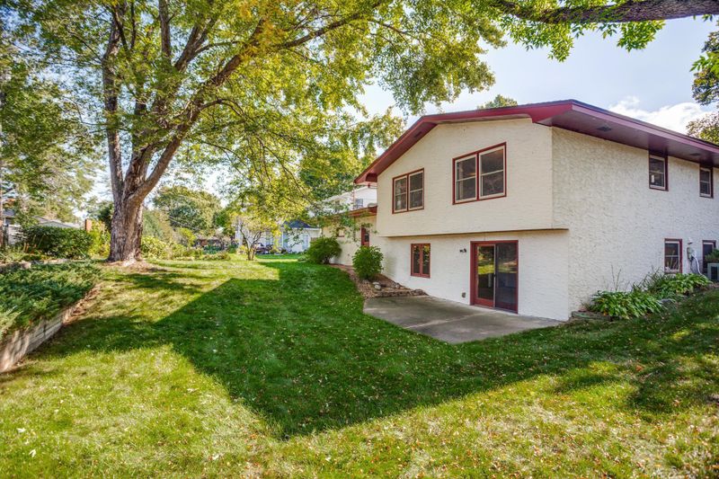 10616 Johnson Rd, Bloomington, MN 55437