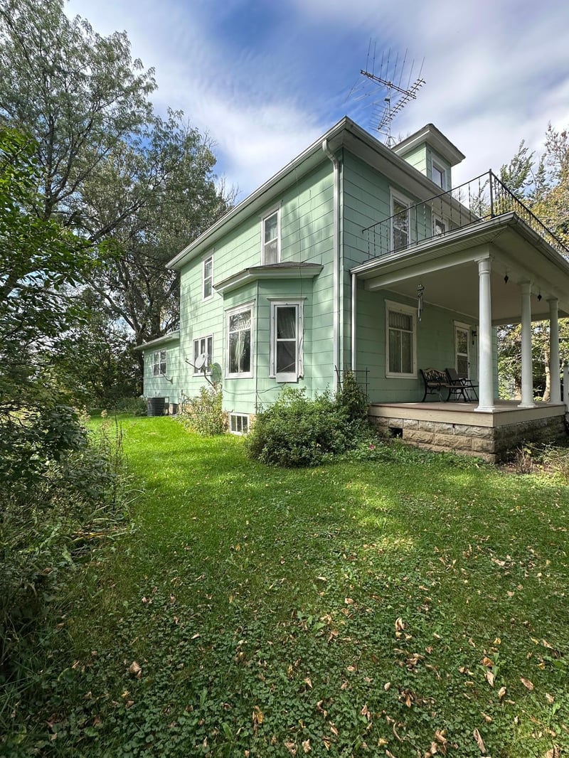102 S Buckingham St, Hardwick, MN 56134