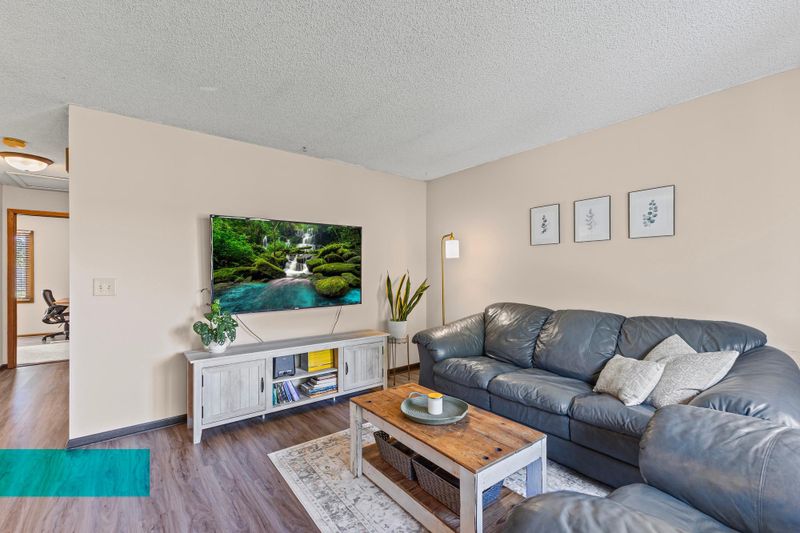 8858 N Maplebrook Ct, Brooklyn Park, MN 55445