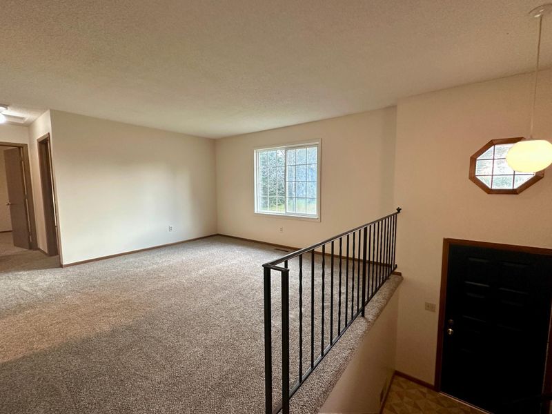 8113 Lake Dr, Lino Lakes, MN 55014