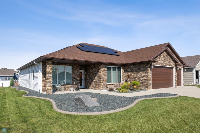 502 13th St NE, Dilworth, MN 56529