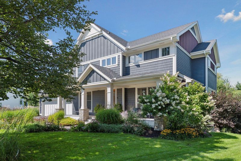 5885 Sunnybrook Ln, Mound, MN 55364
