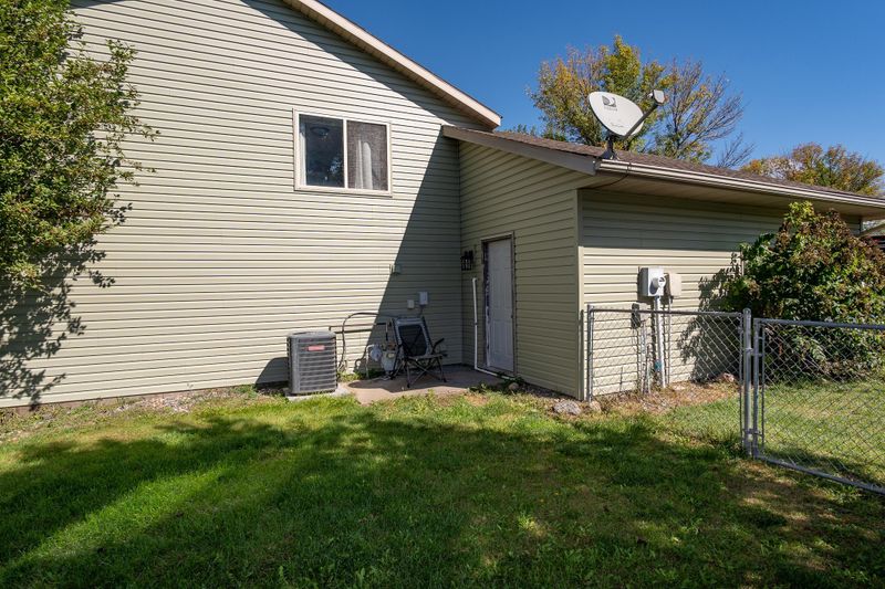 4871 Stoneridge Dr, Monticello, MN 55362