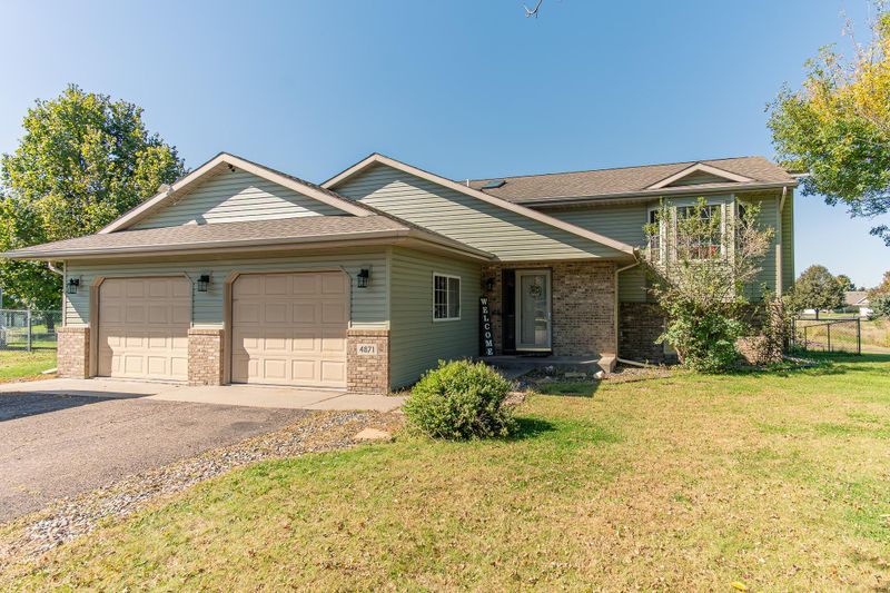 4871 Stoneridge Dr, Monticello, MN 55362