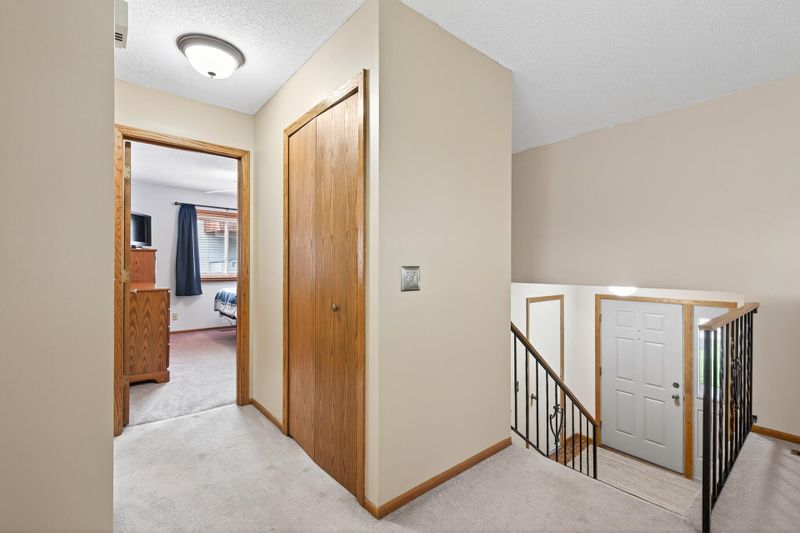 3750 80th St E, Inver Grove Heights, MN 55076