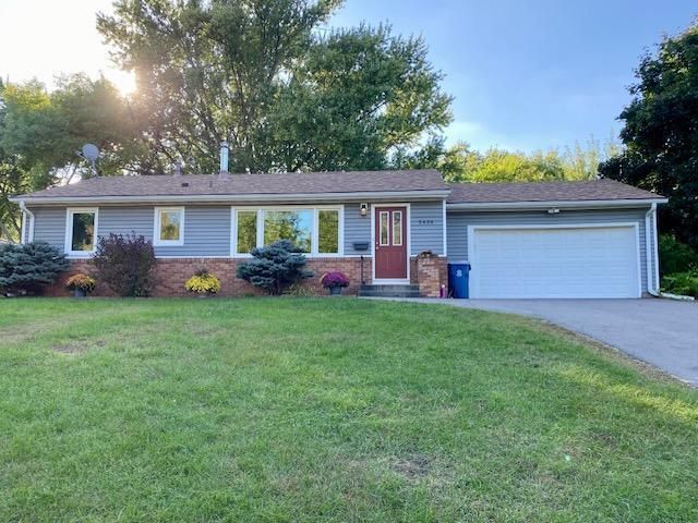3656 Robin Ln, Minnetonka, MN 55305