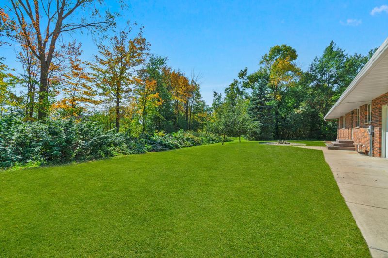 950 Main St, Isle, MN 56342