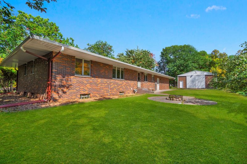 950 Main St, Isle, MN 56342