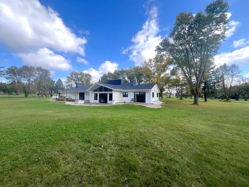 3120 15th St SW, Willmar, MN 56201