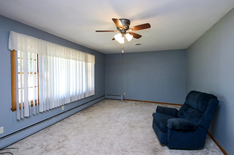 221 3rd Ave S, Brownton, MN 55312