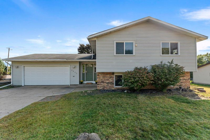 2642 Yellowstone Blvd, Anoka, MN 55303