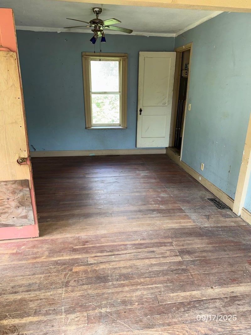 610 Parker Ave E, Dassel, MN 55325