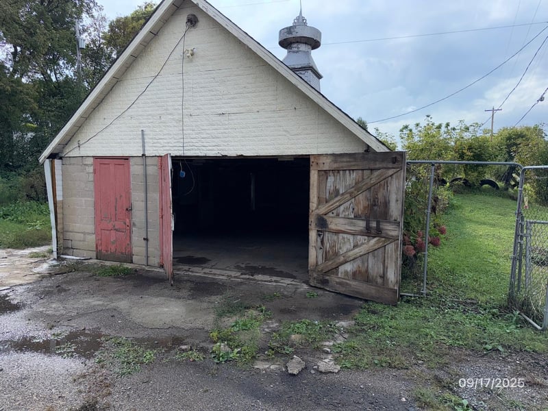610 Parker Ave E, Dassel, MN 55325