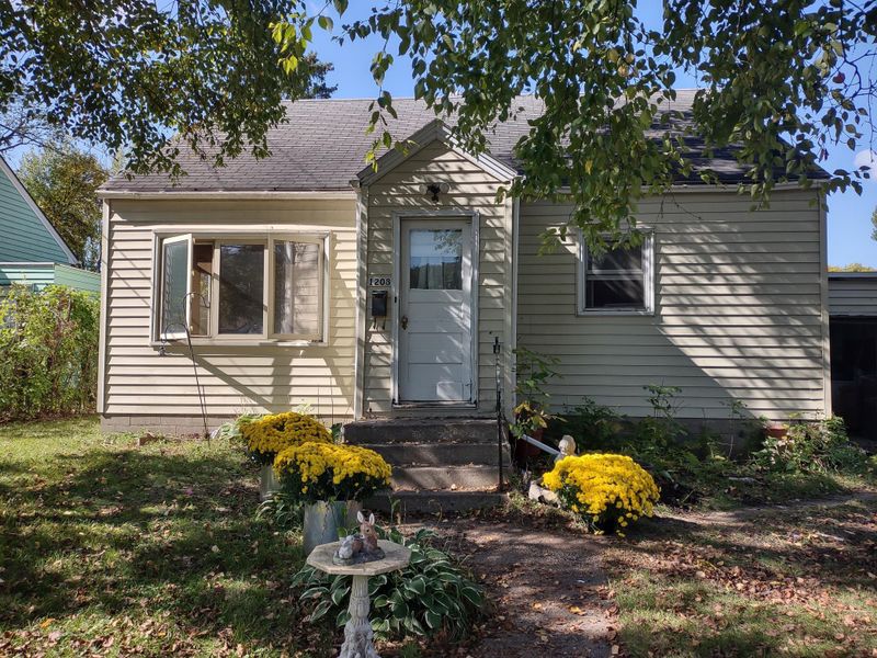 1208 S Sheridan St, Fergus Falls, MN 56537