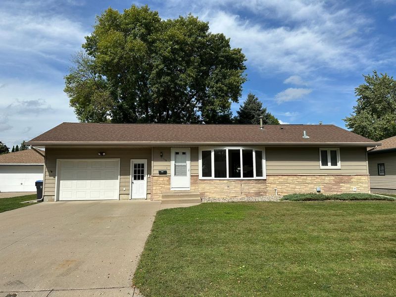 116 N Manitou Dr, Mankato, MN 56001