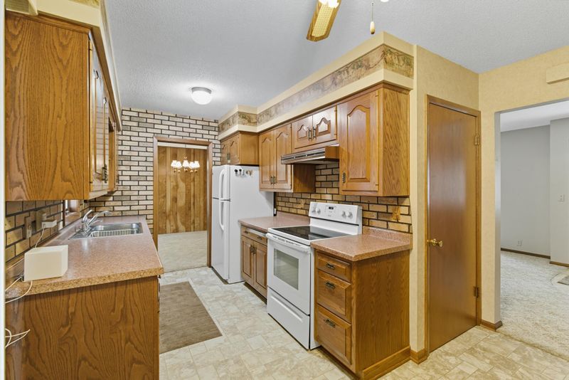 1007 5th St S, Saint James, MN 56081