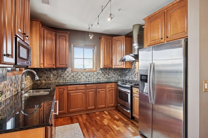 4100 Spring St #214, Spring Park, MN 55384