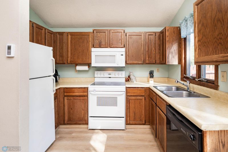 2919 Hanover Ave S, Moorhead, MN 56560