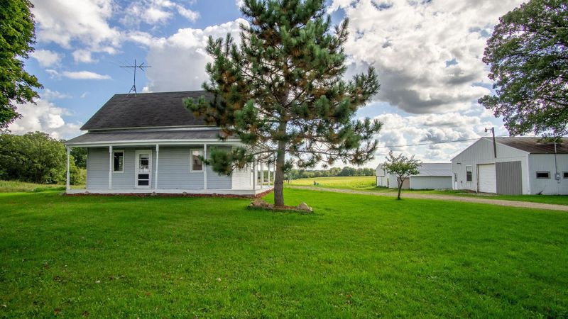 230 1st Ave E, Clear Lake, WI 54005