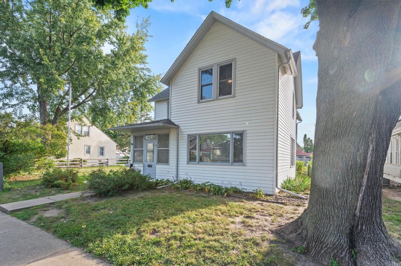 606 13th Ave N, South Saint Paul, MN 55075