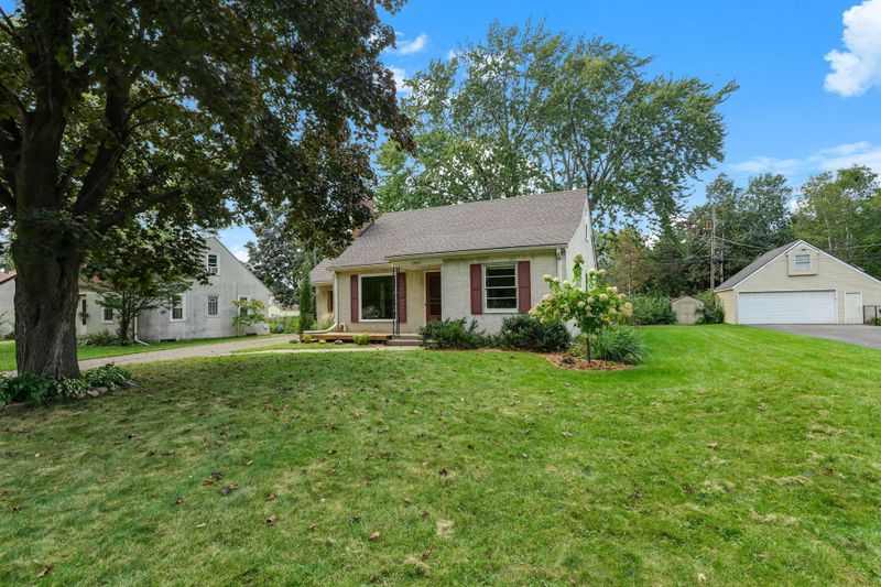 1987 Lee St, Maplewood, MN 55117