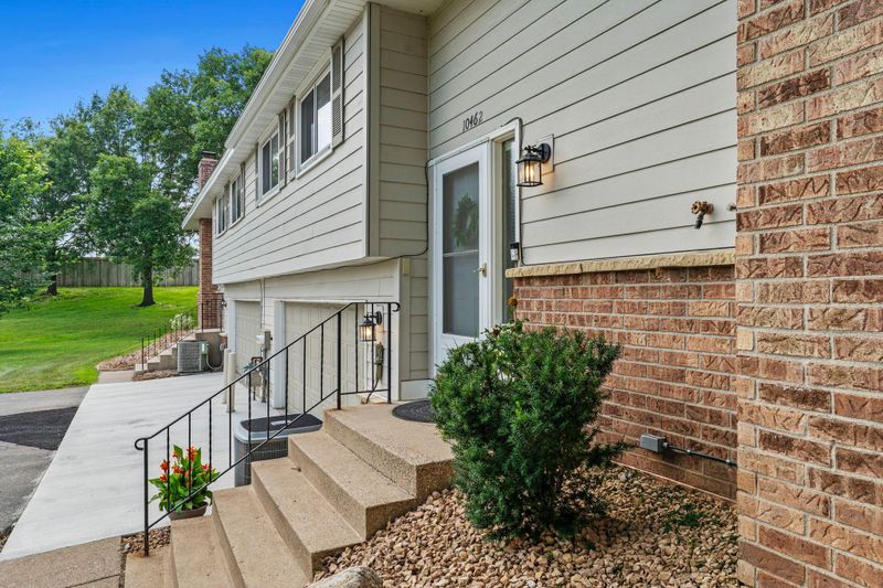 10462 Decatur Ave S, Bloomington, MN 55438