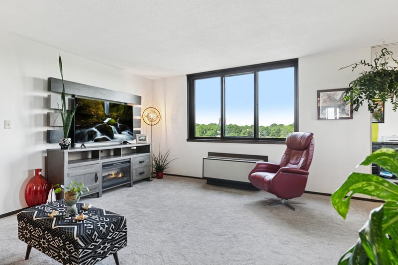 1181 Edgcumbe Rd #501, Saint Paul, MN 55105