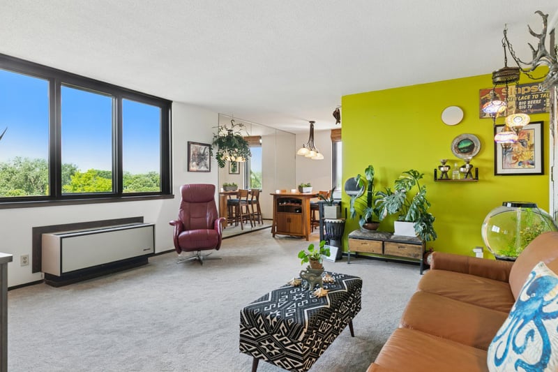 1181 Edgcumbe Rd #501, Saint Paul, MN 55105