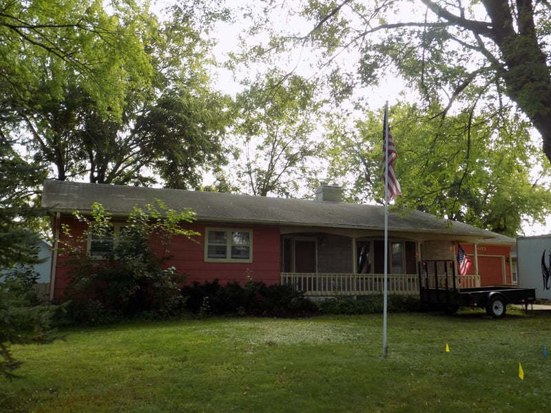 405 Snure St, Lakefield, MN 56150