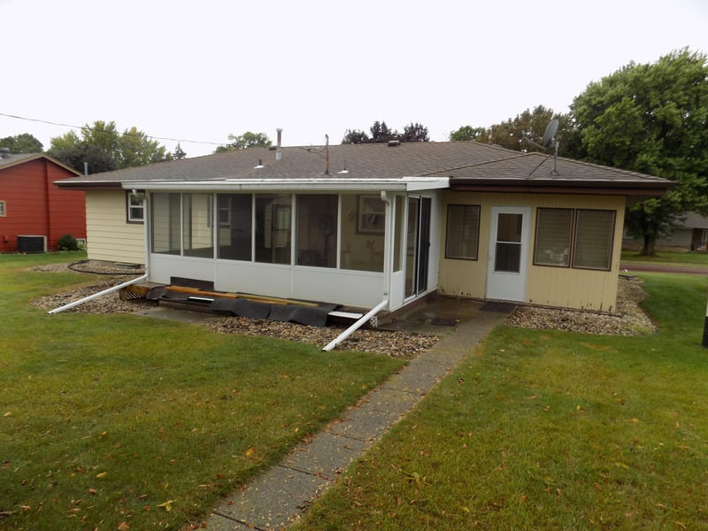 906 Reid St, Lakefield, MN 56150