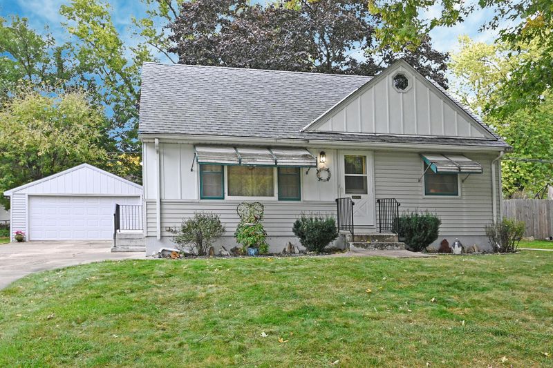 4036 Oregon Ave N, New Hope, MN 55427