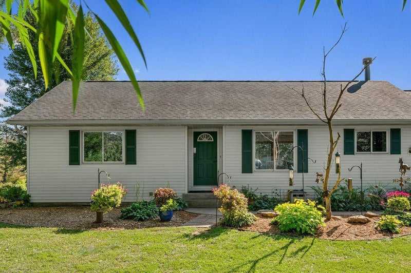 W5311 County Rd W, Holmen, WI 54636