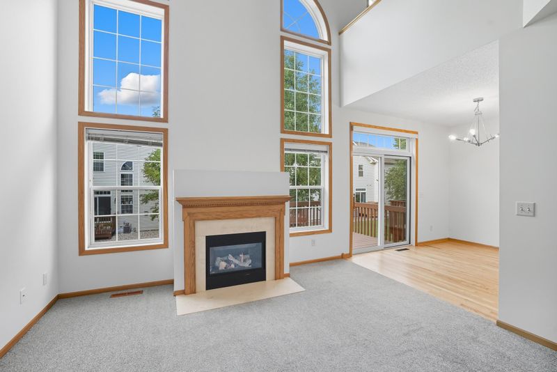 17570 Hackberry Ct, Eden Prairie, MN 55347