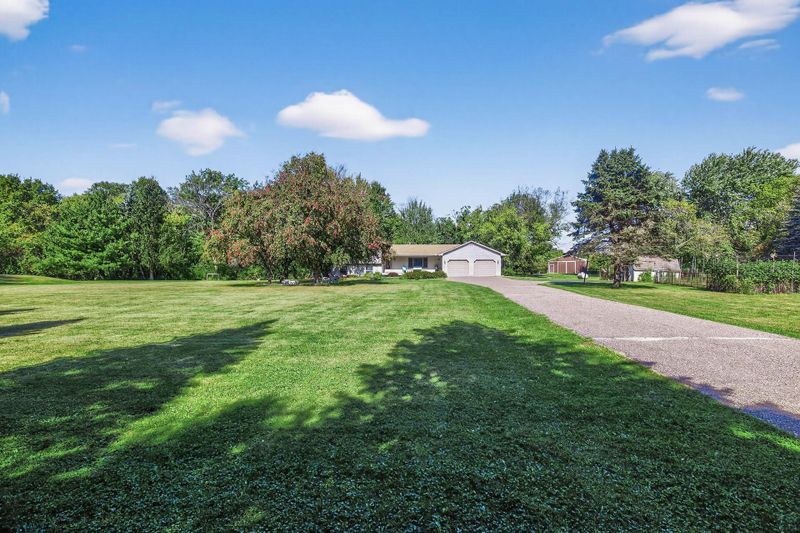 8452 275th St, Chisago City, MN 55013