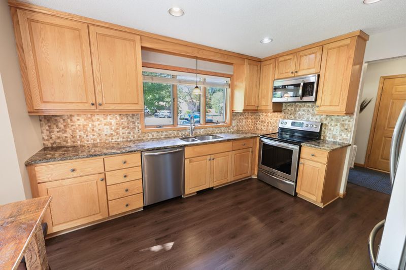 2420 Meadow Ct, Saint Cloud, MN 56301