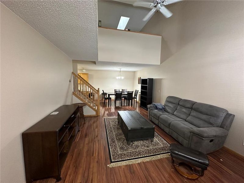 8878 Spring Ln, Woodbury, MN 55125
