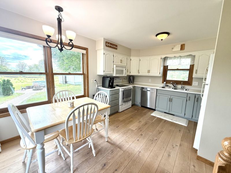 210 7th St SW, Cokato, MN 55321