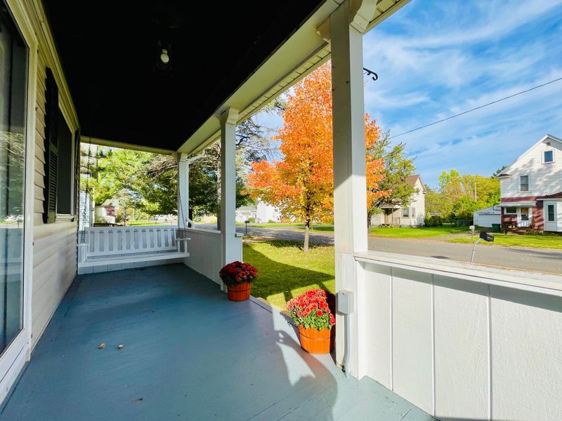 1938 E 26th St, Hibbing, MN 55746
