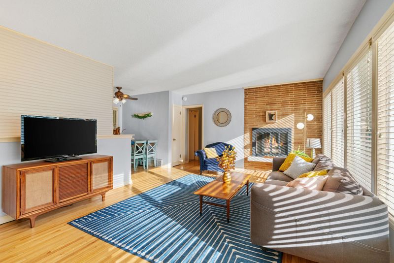2143 Noble Ave N, Golden Valley, MN 55422