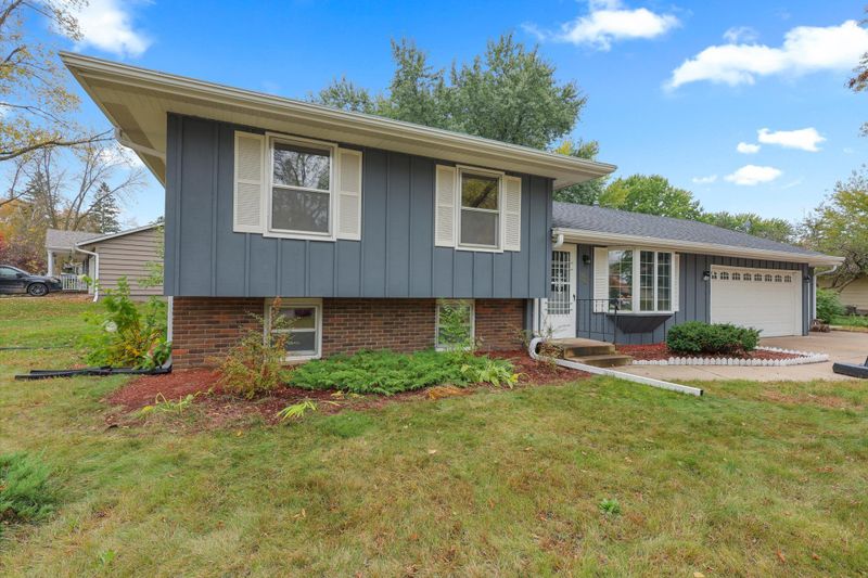 713 Centennial Ave NW, Cambridge, MN 55008